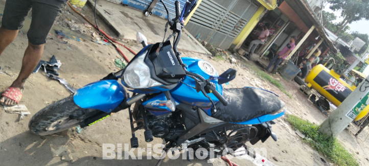 Suzuki gixxer